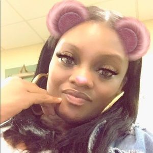 Meet your Posher, Latoya